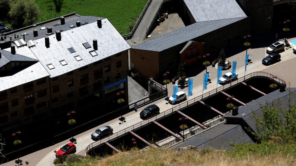 Trànsit al poble de Canillo.
