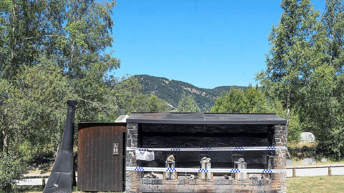 Una barbacoa precintada.