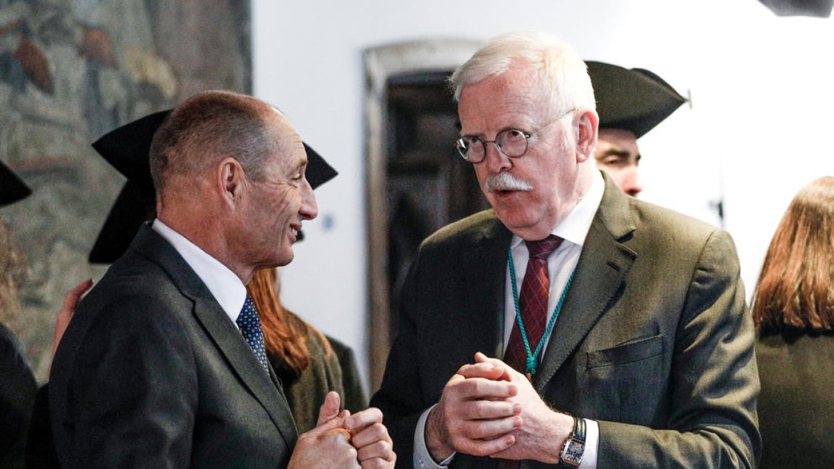 Pascal Escande amb Yves Caullet, el representant que el va portar al país el 1994.