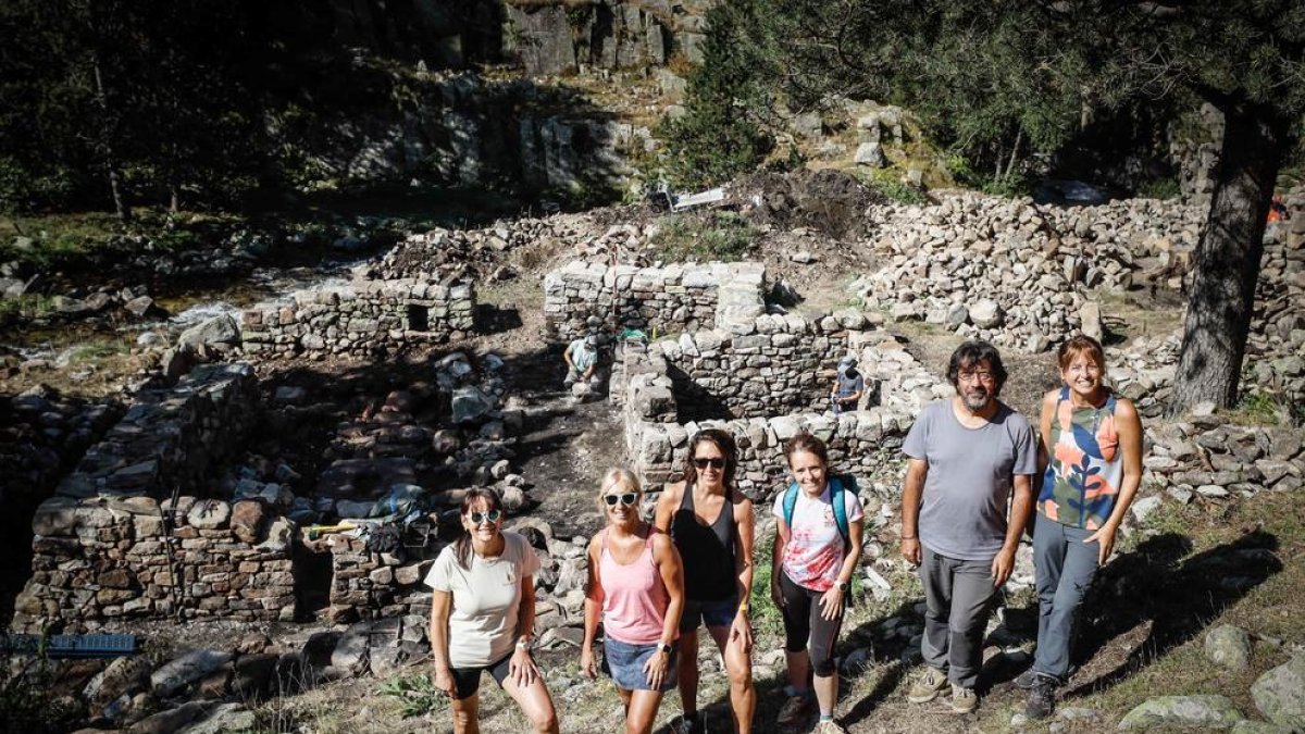 Visita tècnica i de les autoritats a la Farga del Madriu.