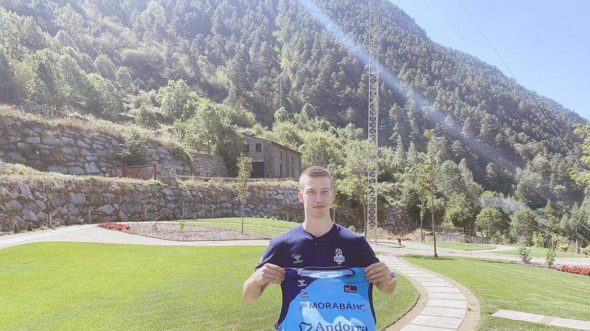 Adam Somogyi a la seu d'Andorra Turisme.