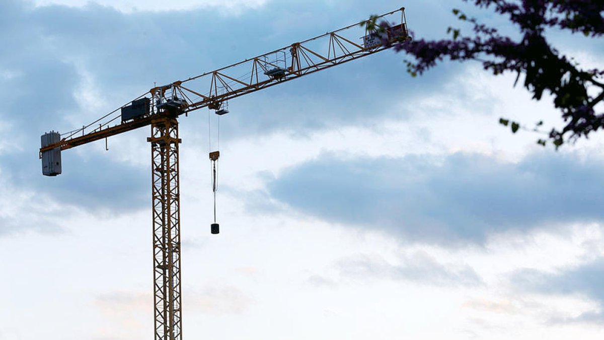 La grua d'un edifici en construcció.