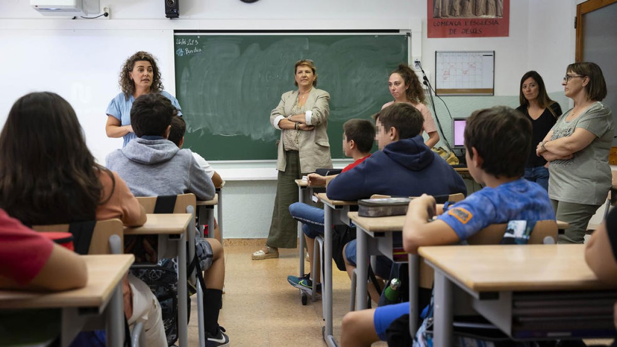 Taller del consell de joves al col·legi Maria Janer