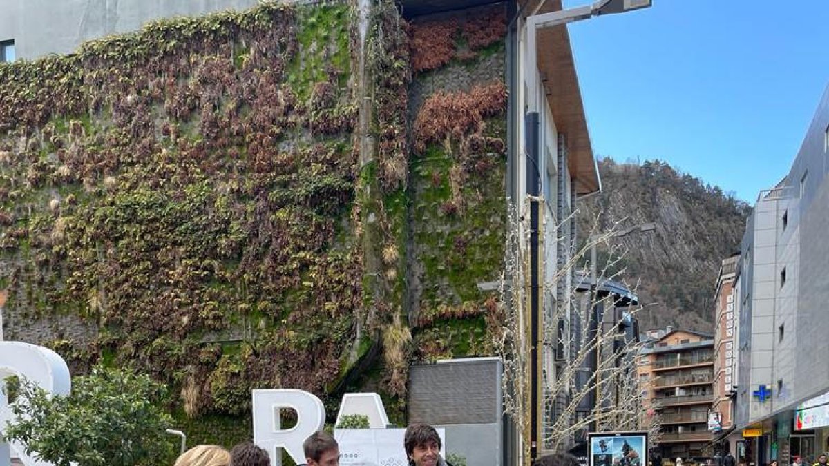 Els candidats del grup a l'acte final de campanya