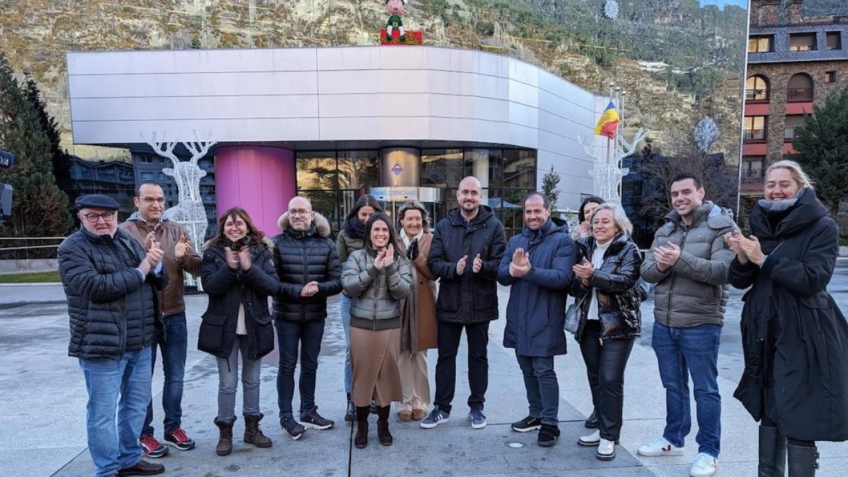 Els candidats en l'acte final de campanya
