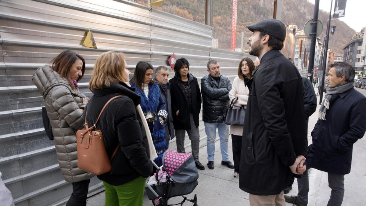 Alguns dels candidats al punt que se'ls va citar per a la fotografia.