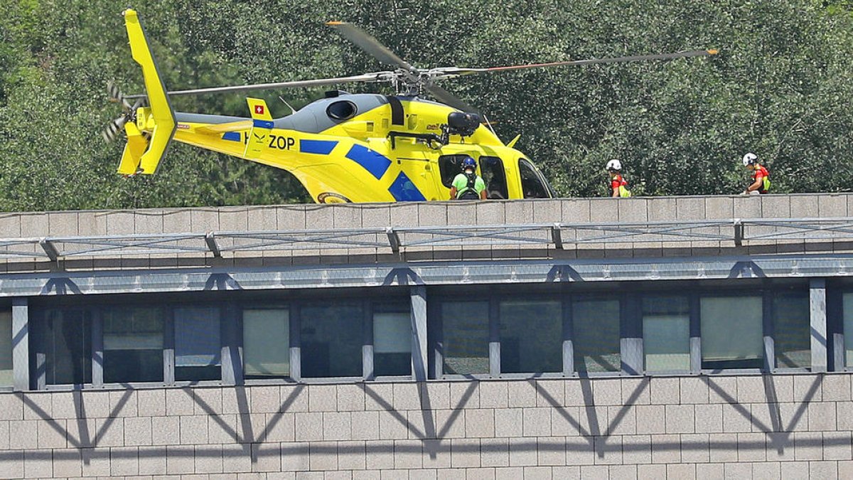 Un helicòpter a l'hospital.