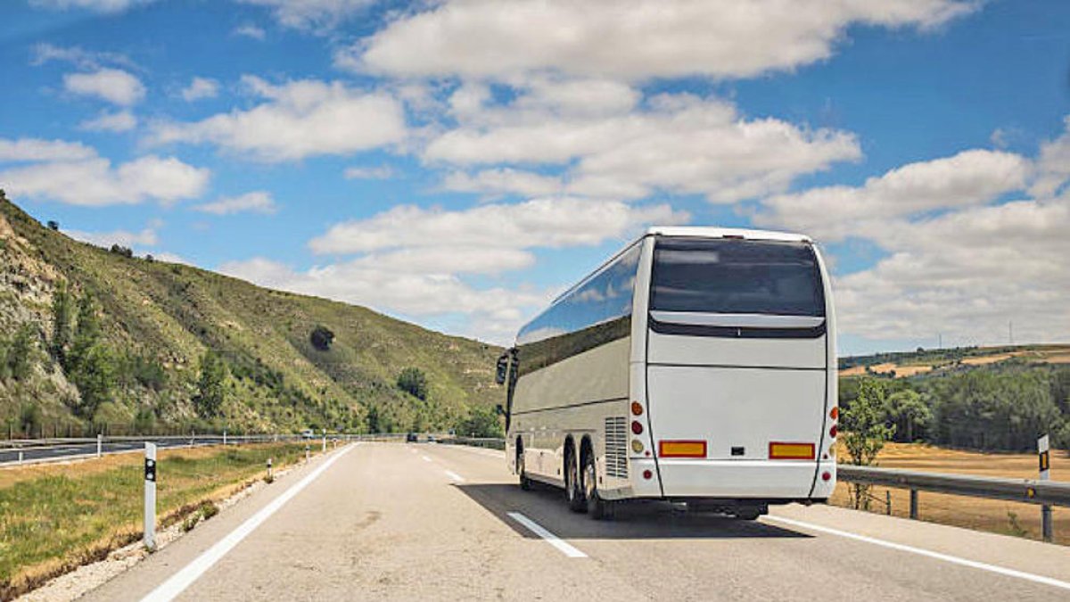Un autobús circulant.