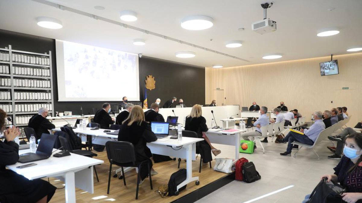 Els advocats defensors de la causa primera de BPA.