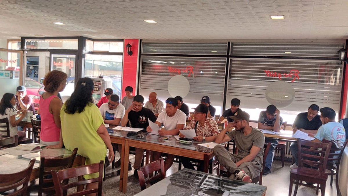 El primer taller de català que es va fer a Santa Coloma.