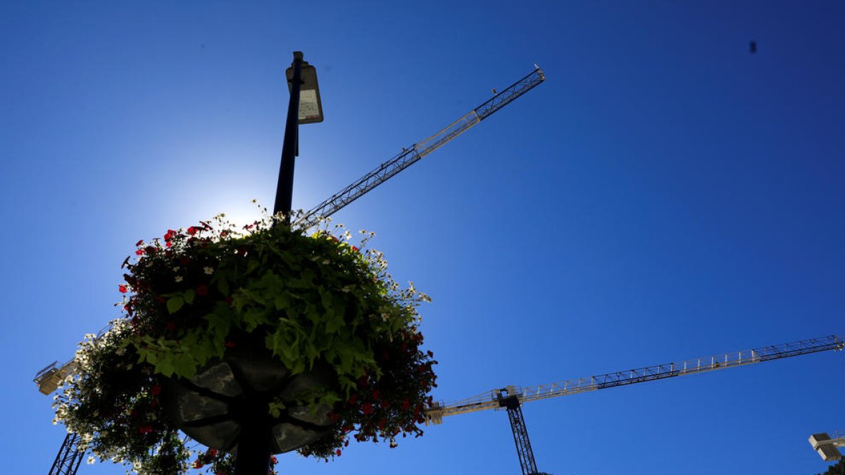 El boom de la construcció ha fet proliferar la problemàtica de l'intrusisme.