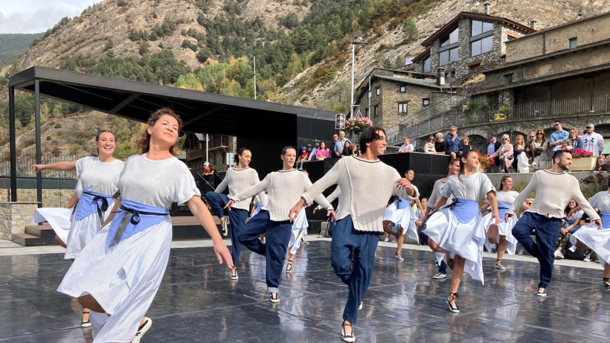 Un moment de l'espectacle dels esbarts.