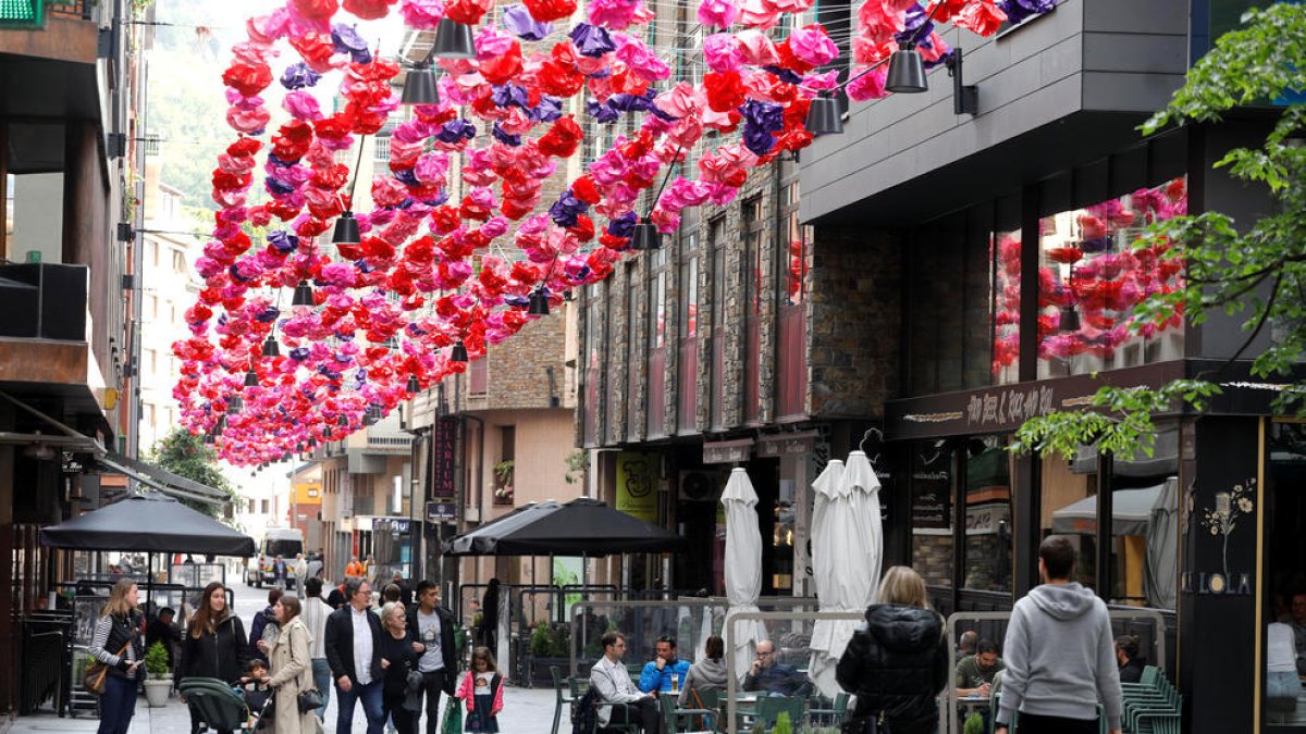 El balanç d'obertura de comerços és positiu.