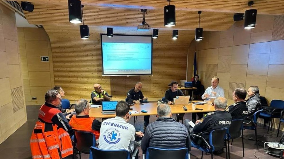 Exercici de vialitat hivernal entre Andorra i França avui al Pas