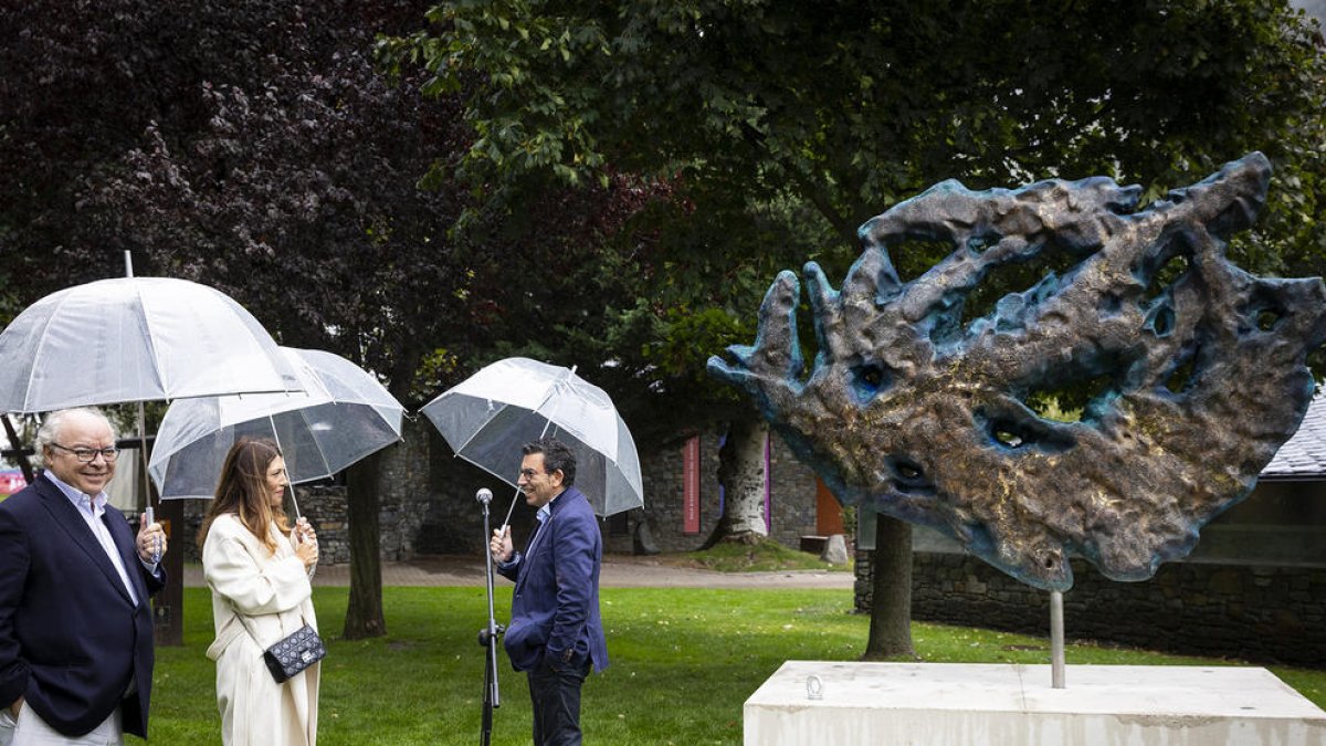 Cessió temporal de l'escultura 'Aqua' al Parc Central de l'artista Cristina Babiloni