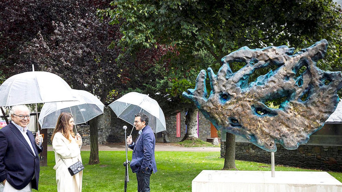 Acte de presentació oficial.