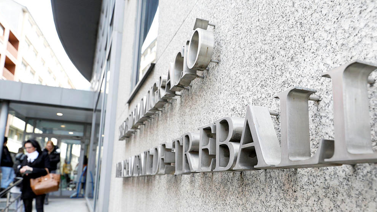 La manipulació de documents es va detectar a Immigració