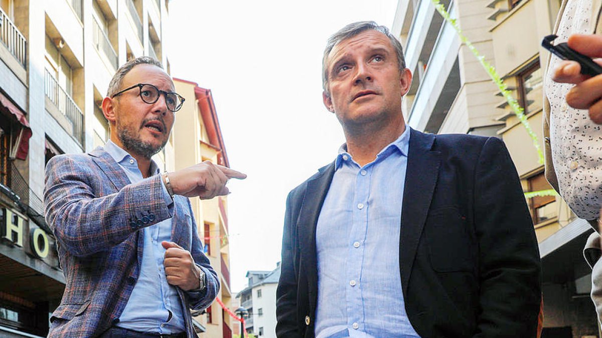 Espot i Majoral en un acte a Sant Julià de Lòria.