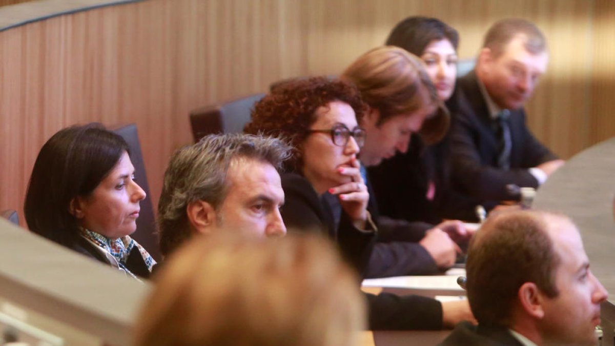 Meritxell Mateu en seu parlamentària.