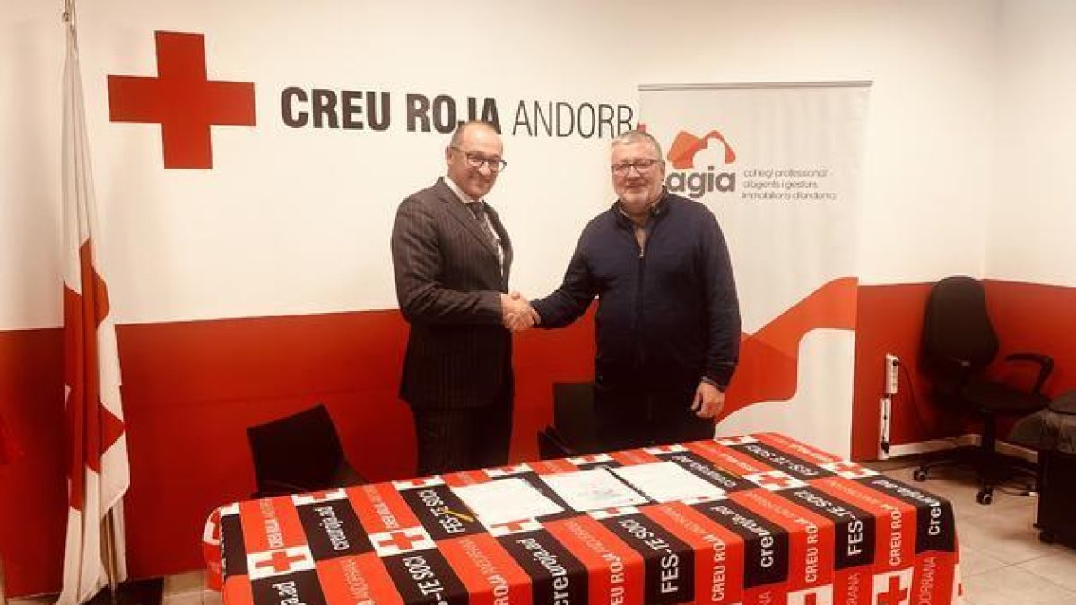 Josep Pol i Gerard Casellas van signar l'acord.