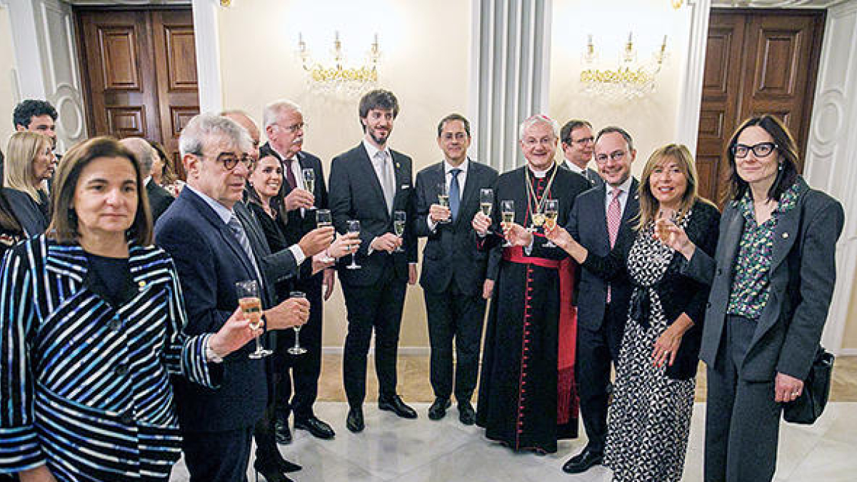 Vives celebra l'acord tancat amb la Unió Europea. I demana al Govern que pregui cada dia a Meritxell perquè el referèndum sigui afirmatiu.