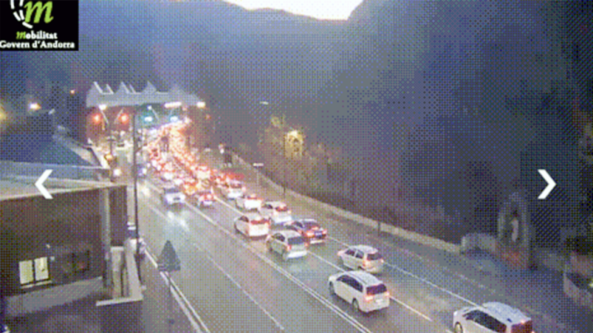 Cues a la frontera, ahir.