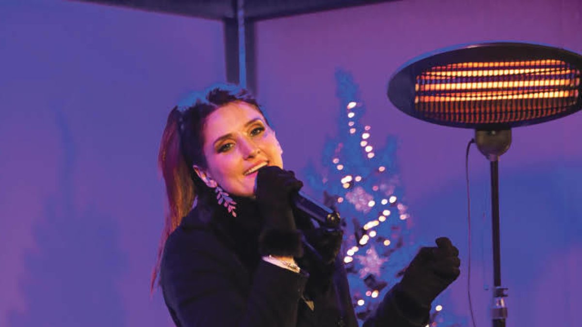 Alys Paramá, Cantant