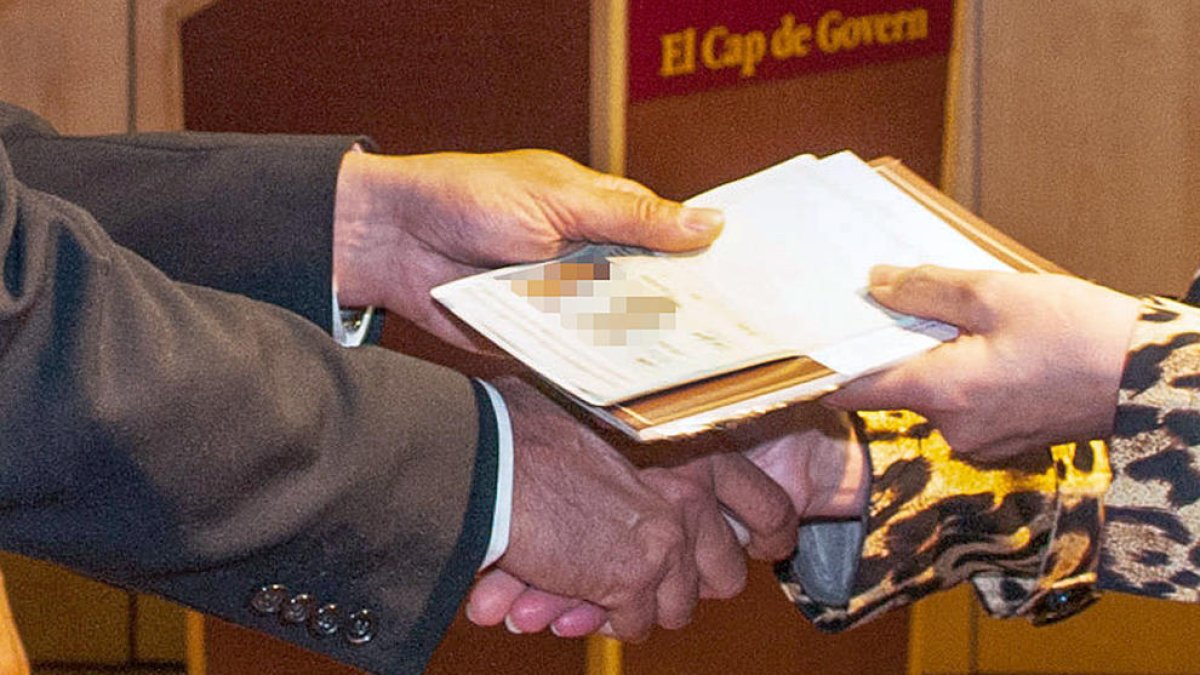 Entrega d'un passaport