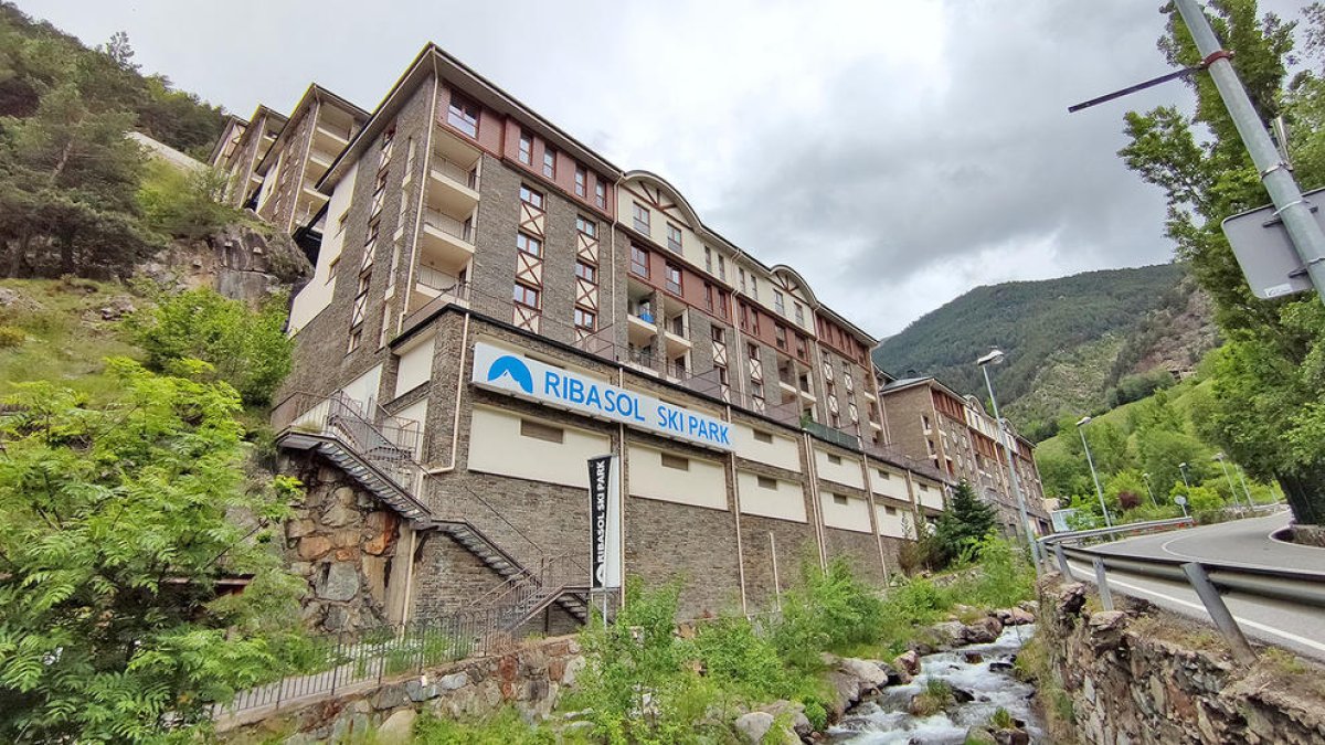 Façana de l'edifici Ribasol.