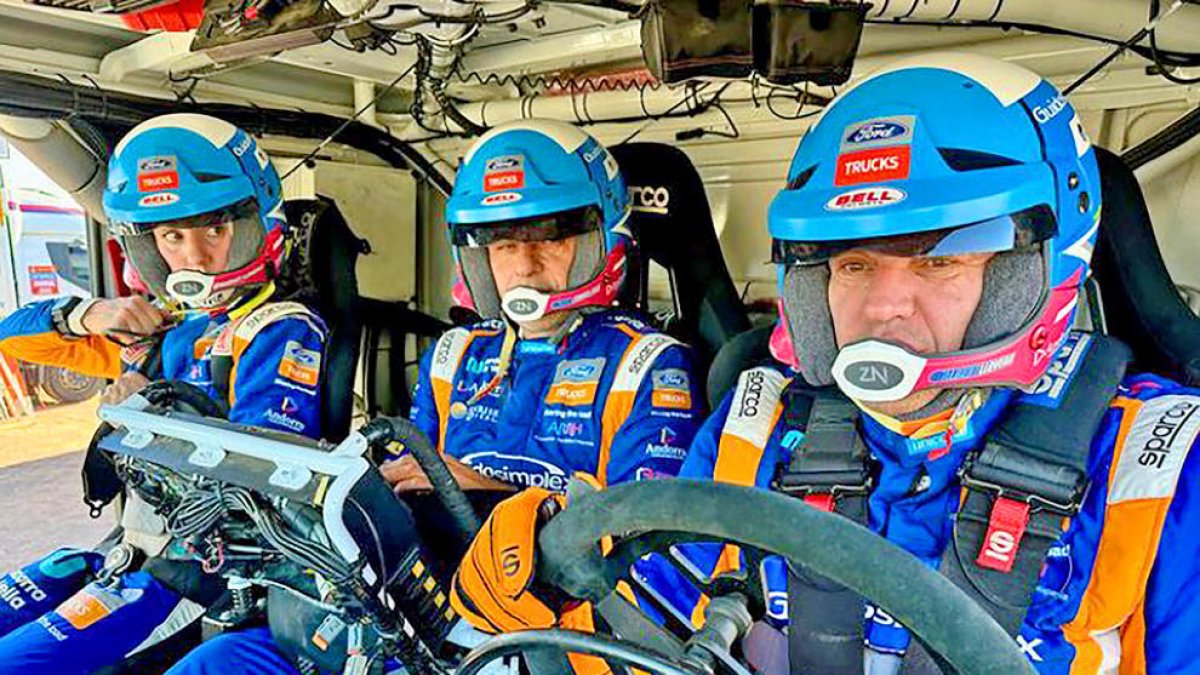 Margot Llobera, Marc Torres i Albert Llovera, durant l'etapa d'ahir.