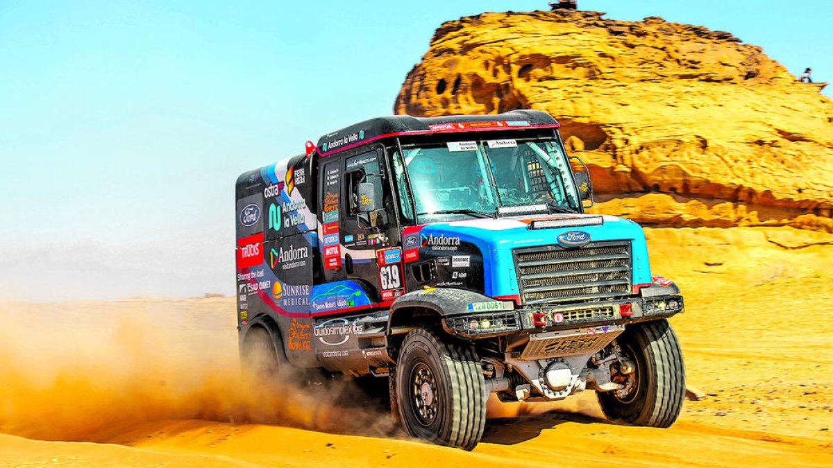 El vehicle del pilot andorrà, que és dotzè a la general de camions.