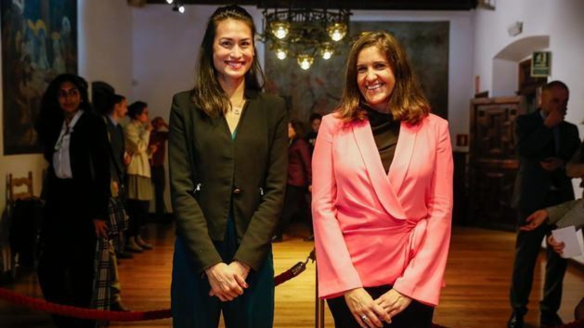 Belina Babi i Sabrina Pujol al seu jurament com a noves inspectores de l'APDA