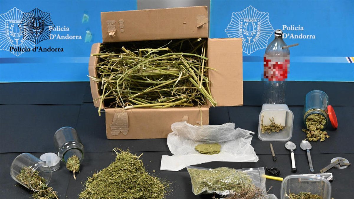 Estupefaents confiscats per la policia de l'operació Bronx