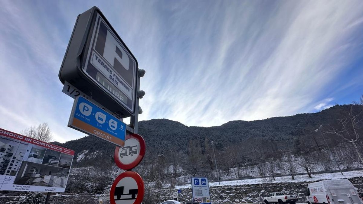 L'aparcament de Terres Primeres