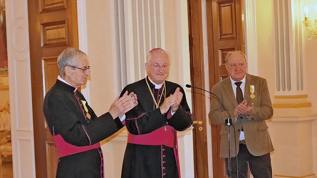 Mauri, Vives i Casanova.