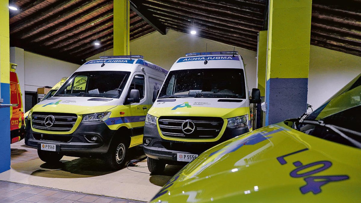 Ambulàncies a la base de l'empresa concessionària.