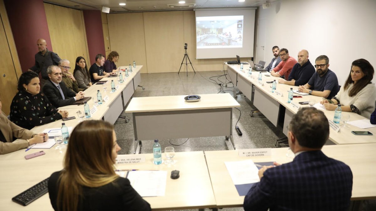 Govern presenta el pacte de Salut als col·lectius sanitaris