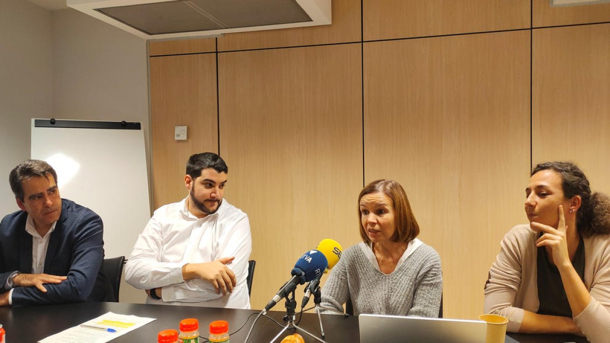 Els membres del PS a la reunió d'ahir.