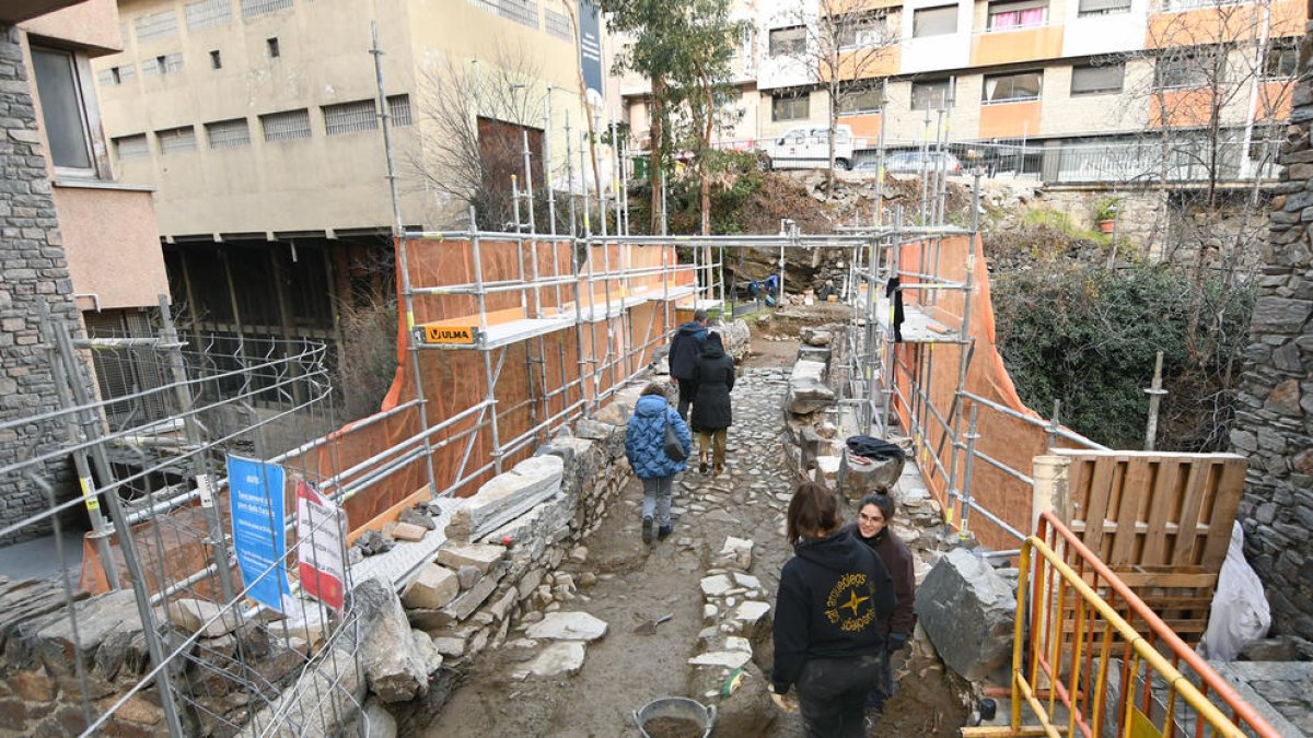 Treballs arqueològics al pont dels Escalls d'Escaldes