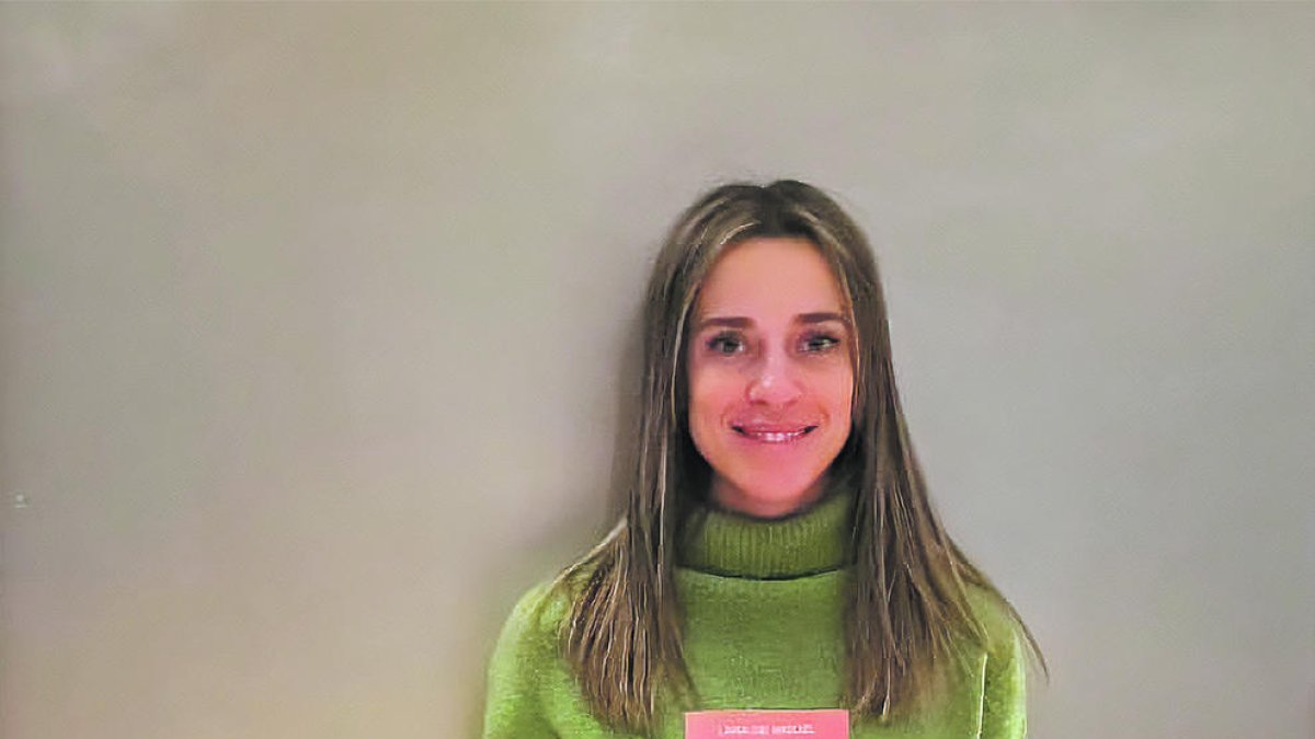 Lara de Miguel, Escriptora