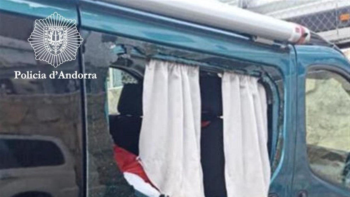 Un dels vehicles on el detingut va robar