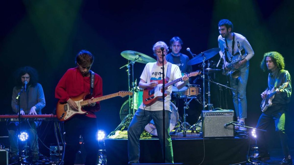 La Ludwig Band anit a la plaça de les Fontetes
