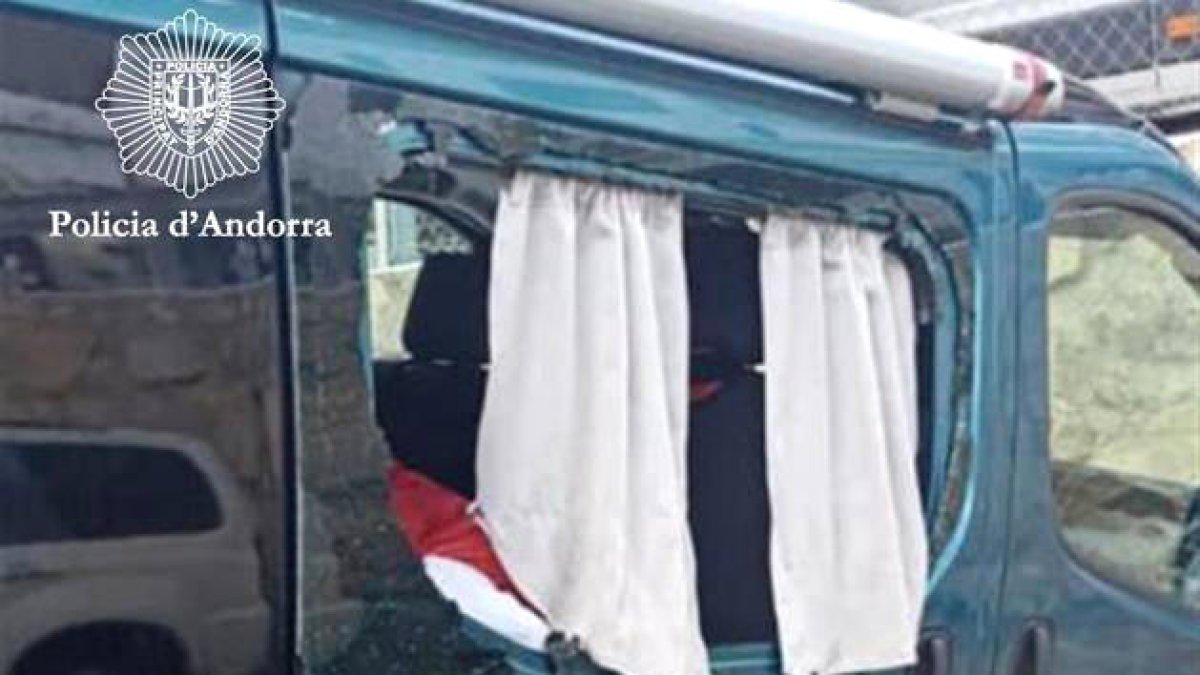 Un dels vehicles afectats.