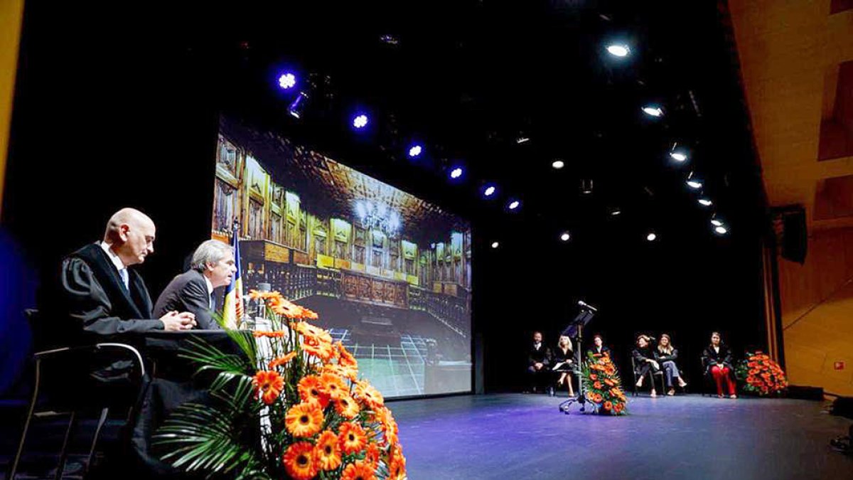 Acte d'homenatge del Col·legi d'Advocats als seus fundadors.