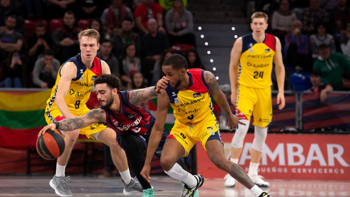 Els tricolors van perdre al Buesa Arena.