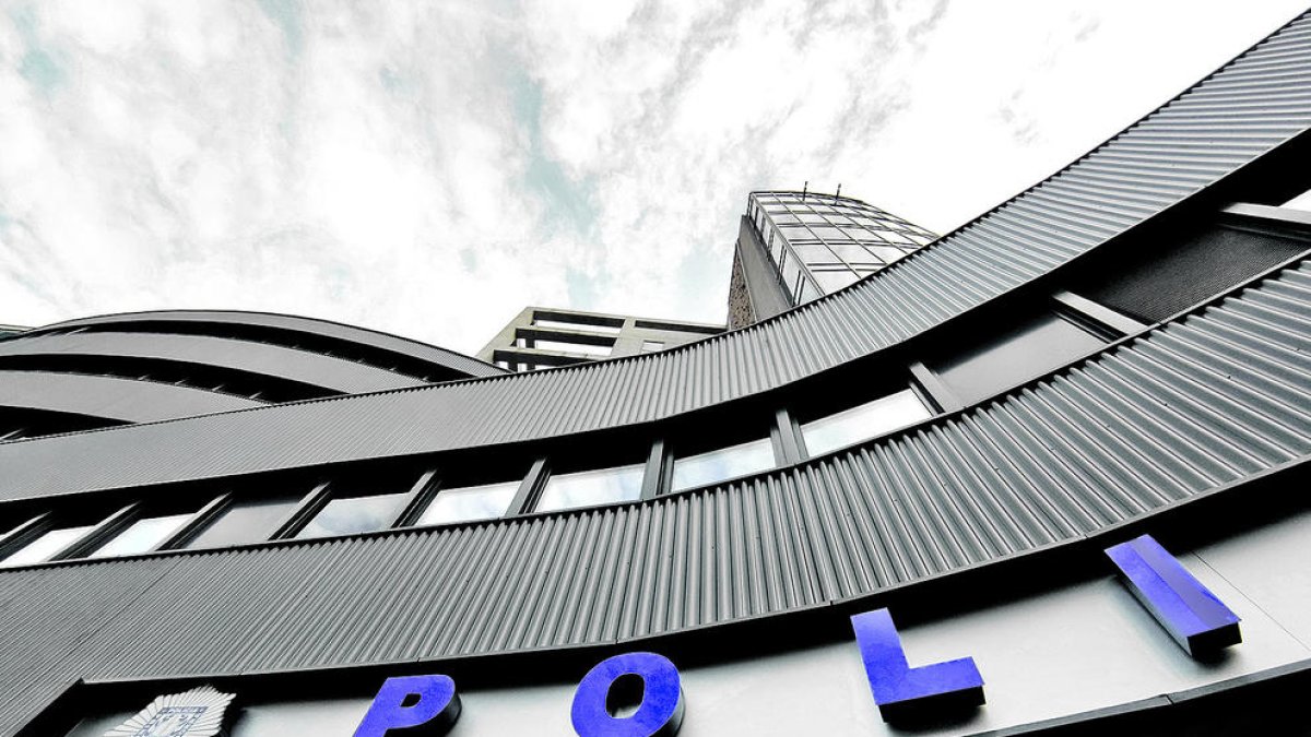 L'edifici policial de la carretera de l'Obac, on es van produir els fets.