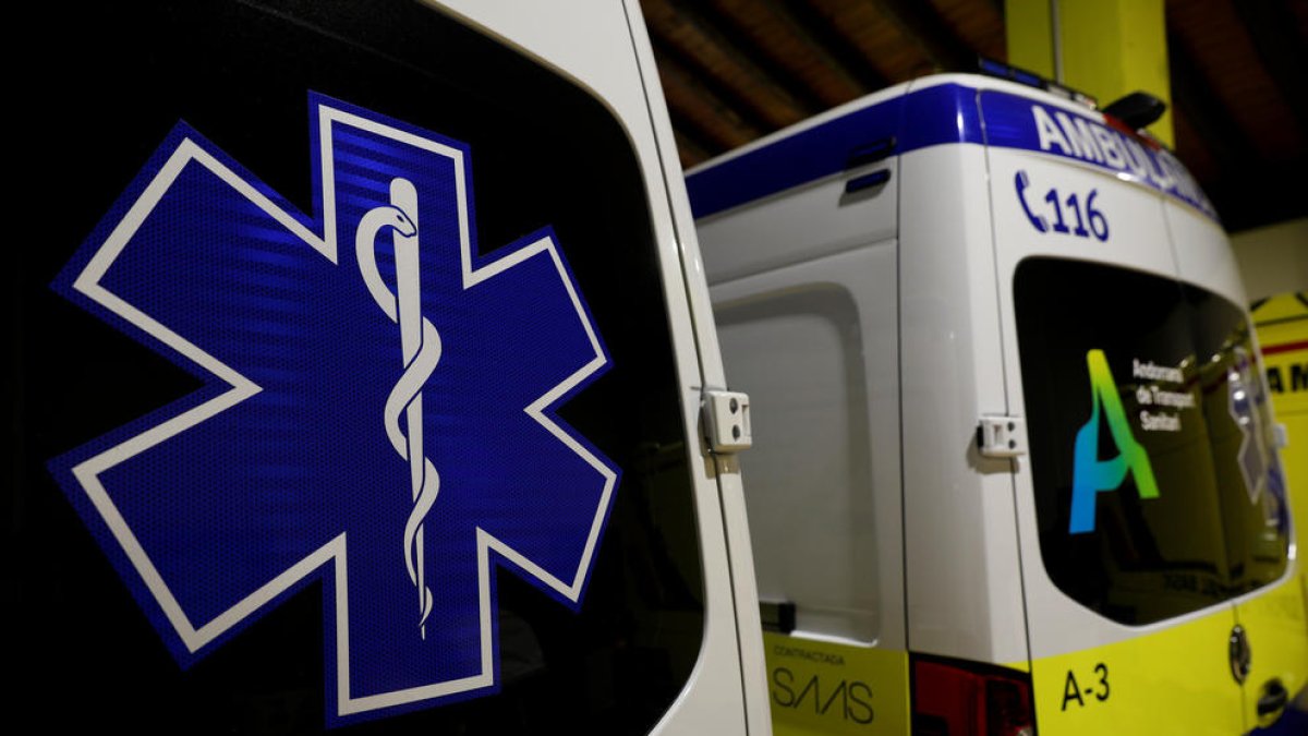 Ambulàncies de la concessionària estacionades.