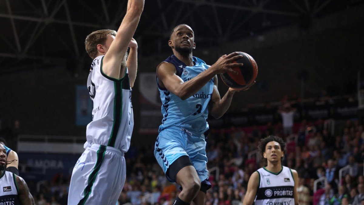 Jean Montero, dissabte contra la Penya.