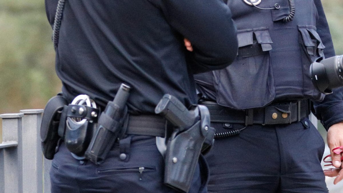 Dos policies de servei.