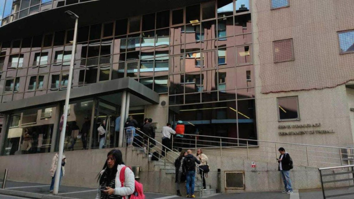 Entrada del servei d'Immigració.